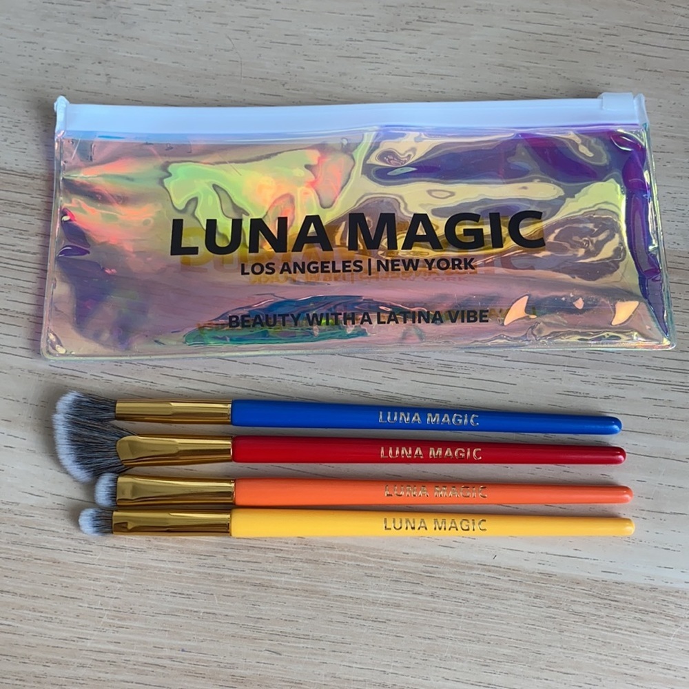 BRAND NEW Luna Magic Eyeshadow Brush Set